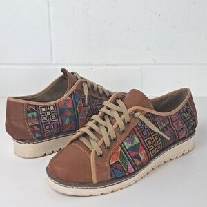Boho Leather and fabric made in mexico lace up sneaker sz25 sz8
